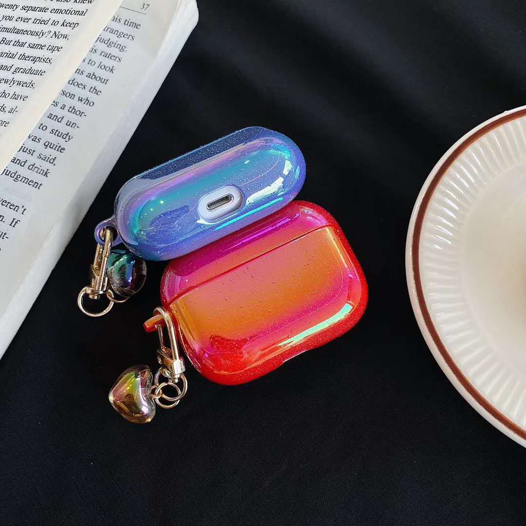 Venta al por mayor Airpods Pro Apple Bluetooth Laser Love Colgante Caja de auriculares de plástico